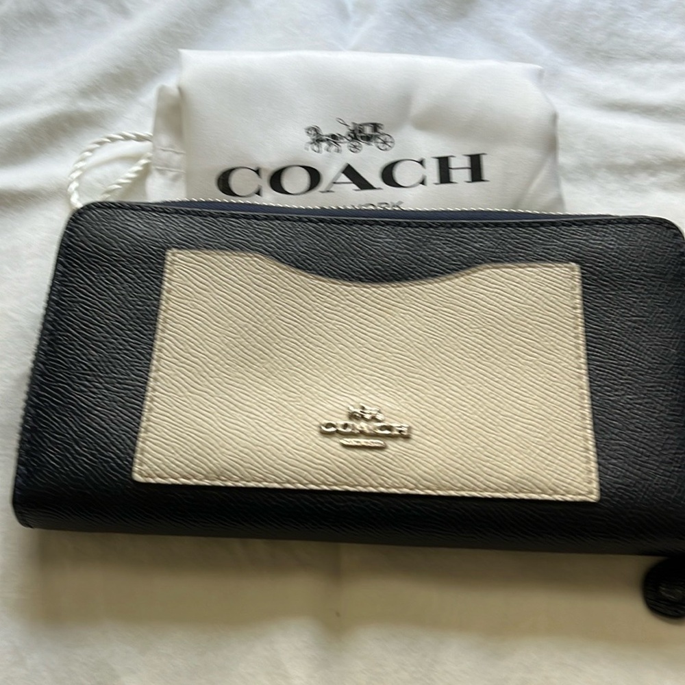 Coach wallet. Small size